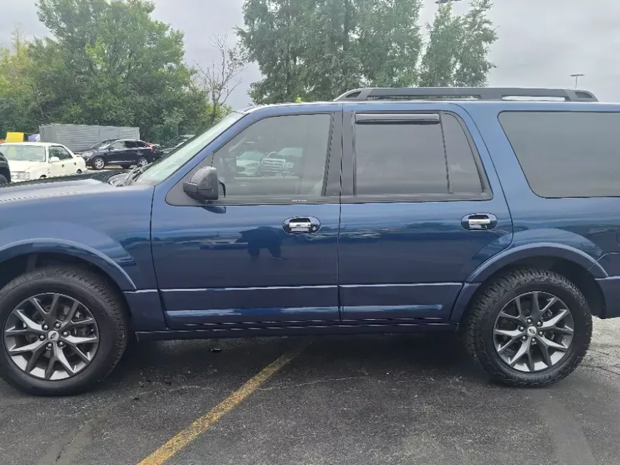 2017 Ford Expedition Limited photo 1
