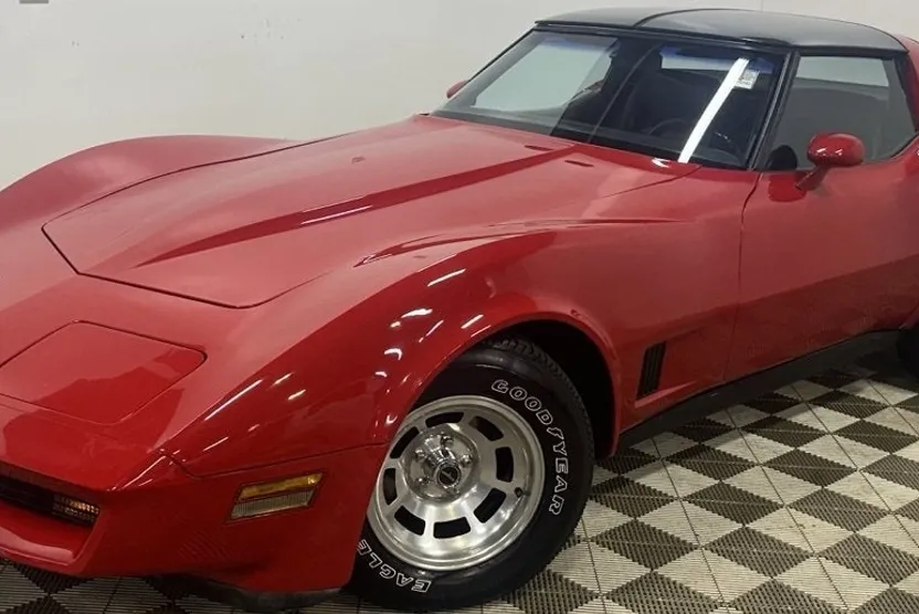 1981 Chevrolet Corvette Base photo 1