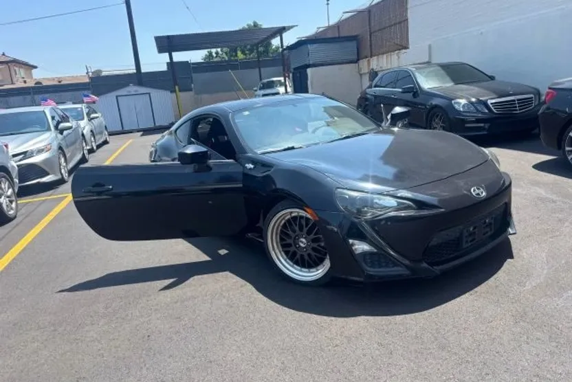 2014 Scion FR-S photo 1