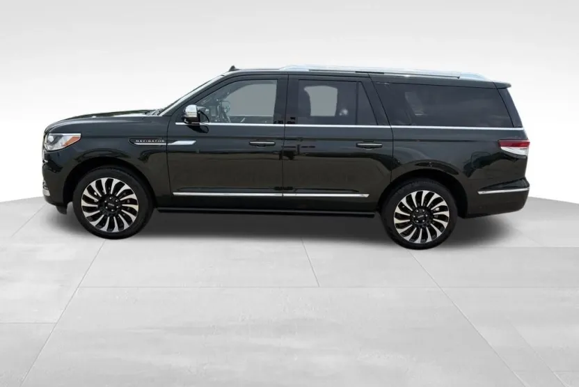 2024 Lincoln Navigator Black Label photo 1