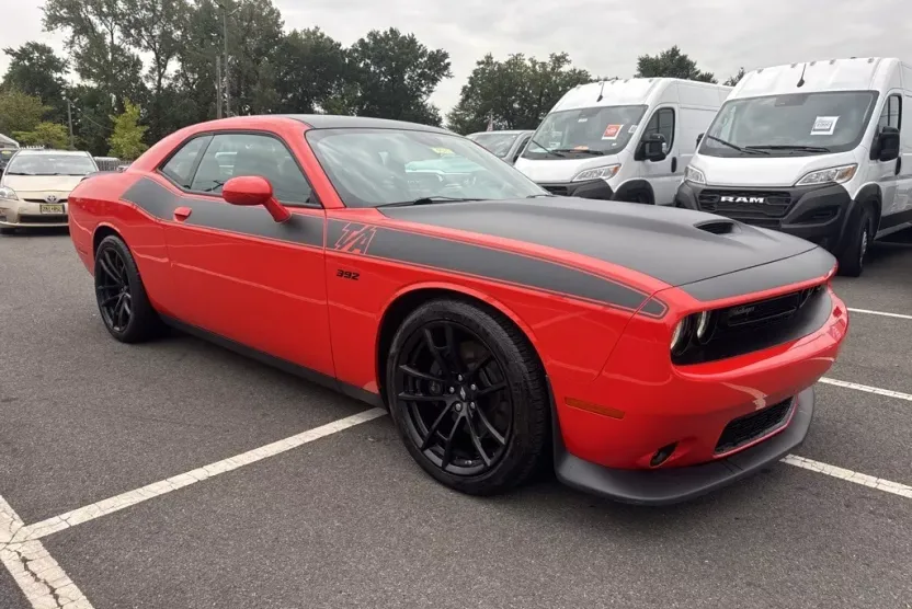 2022 Dodge Challenger R/T Scat Pack photo 1