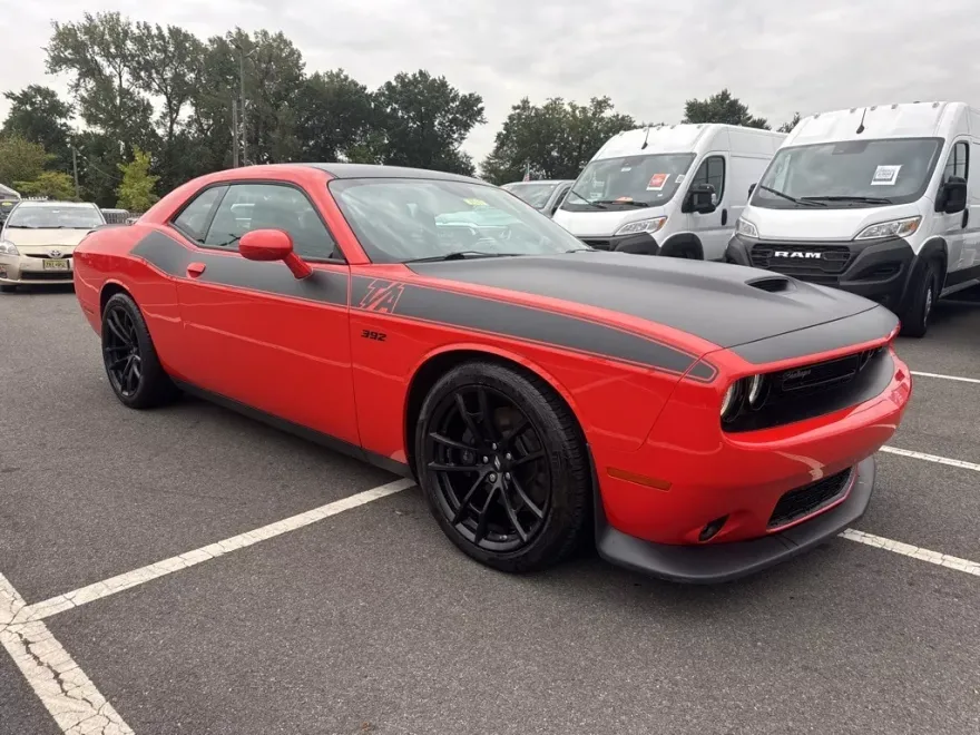 2022 Dodge Challenger R/T Scat Pack photo 1
