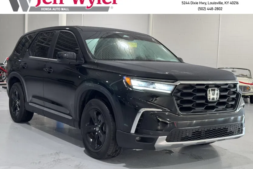 2023 Honda Pilot TrailSport photo 1