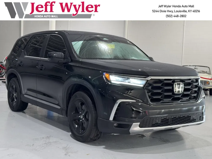 2023 Honda Pilot TrailSport photo 1