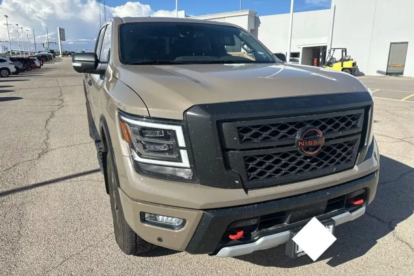 2024 Nissan Titan PRO-4X photo 1