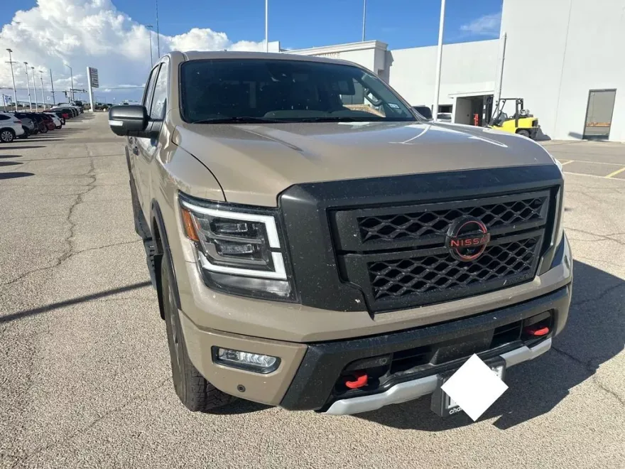 2024 Nissan Titan PRO-4X photo 1