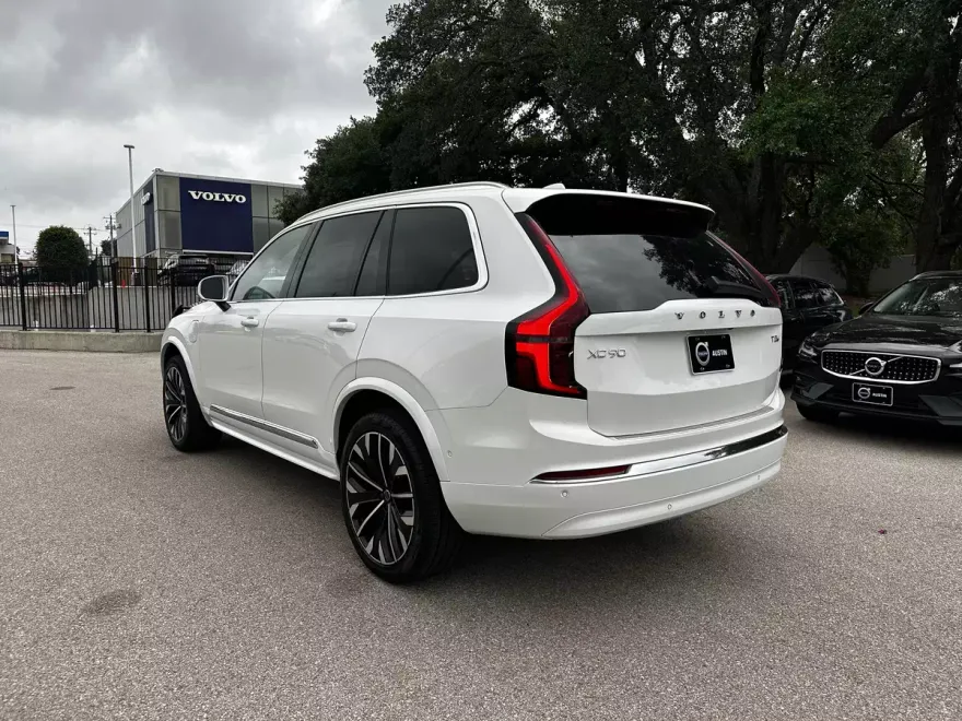 2025 Volvo XC90 Plus T8 photo 1