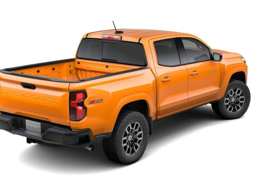 2025 Chevrolet Colorado Z71 photo 1