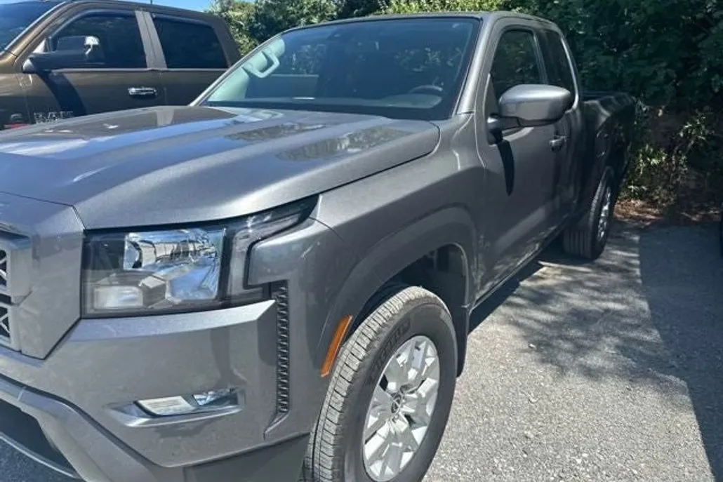 2023 Nissan Frontier SV photo 1