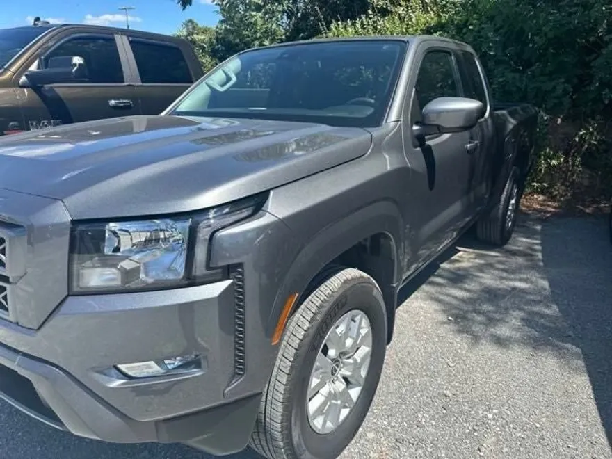 2023 Nissan Frontier SV photo 1