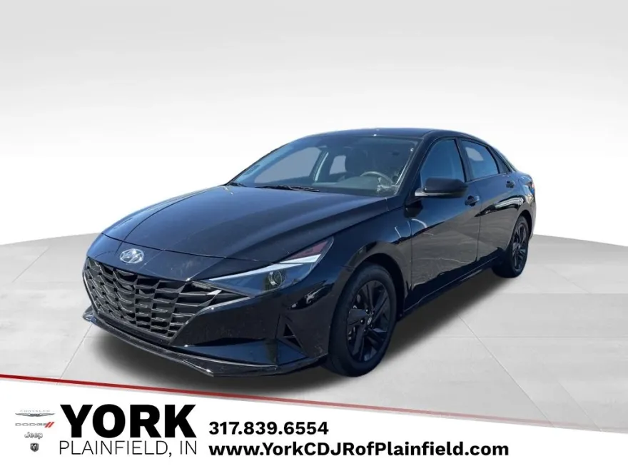 2023 Hyundai Elantra SEL photo 1