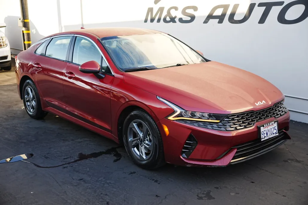 2023 Kia K5 LXS photo 1