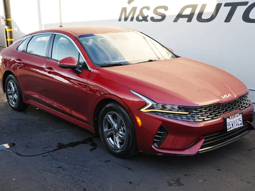 2023 Kia K5 LXS photo 1