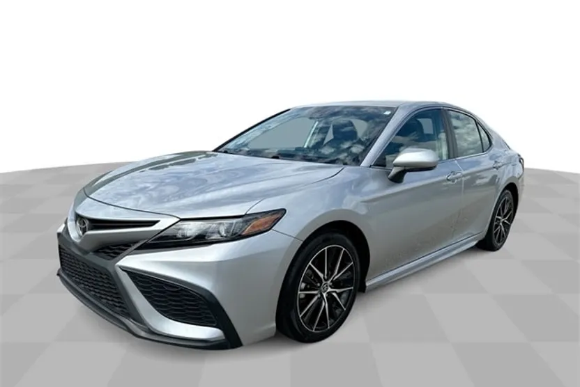 2024 Toyota Camry SE photo 1