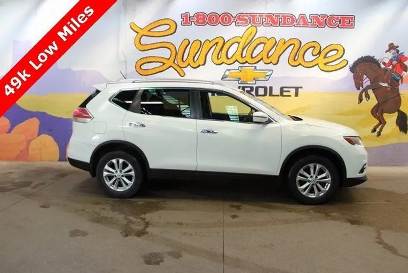 2016 Nissan Rogue SV photo 1