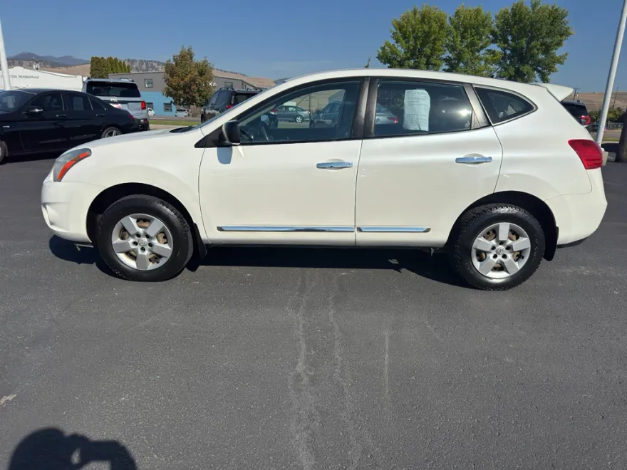 2011 Nissan Rogue S photo 1
