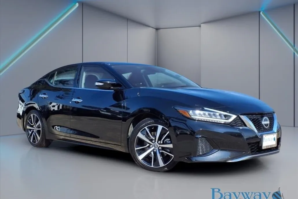 2023 Nissan Maxima SV photo 1