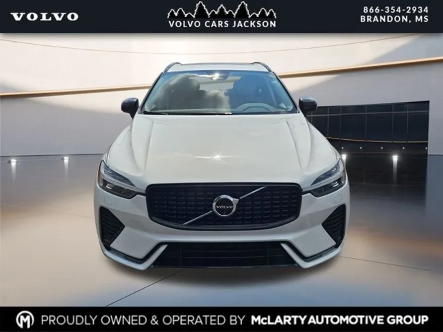 2024 Volvo XC60 B5 Plus photo 1