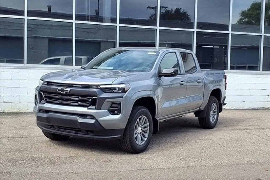 2026 Chevrolet Colorado LT photo 1