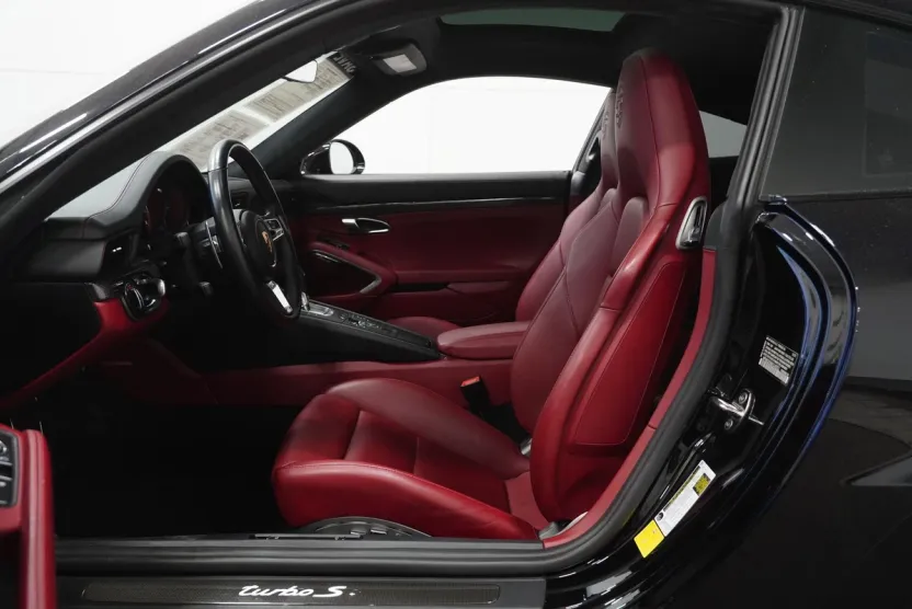 2019 Porsche 911 Turbo S photo 1