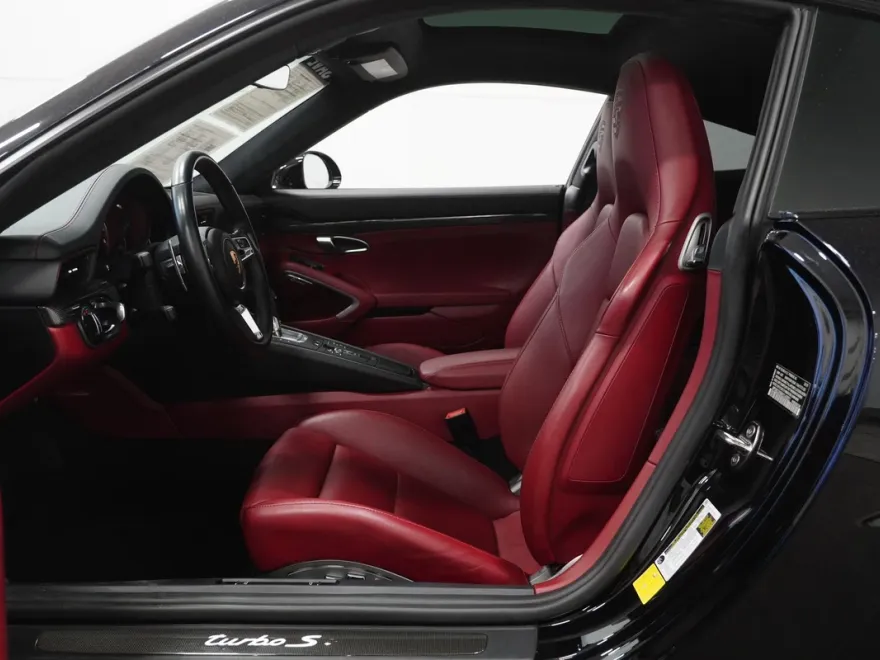 2019 Porsche 911 Turbo S photo 1
