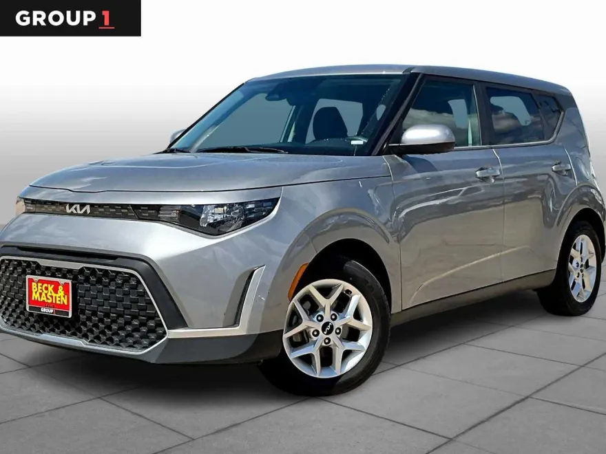 2023 Kia Soul LX S photo 1