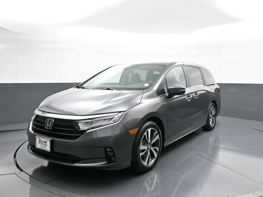 2024 Honda Odyssey Touring photo 1