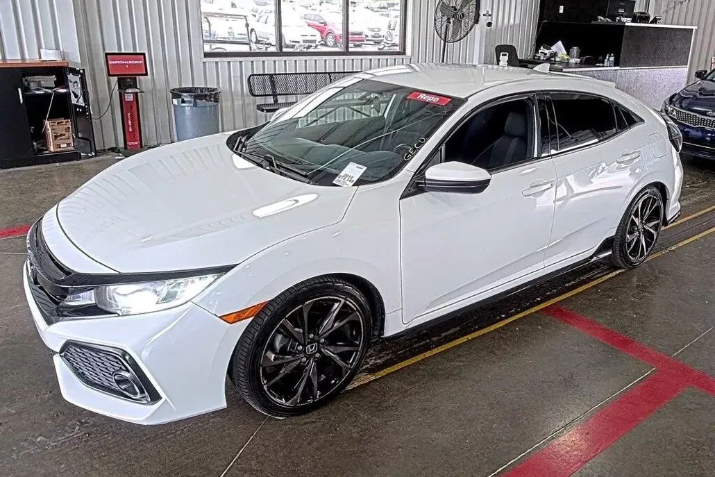 2018 Honda Civic Sport photo 1