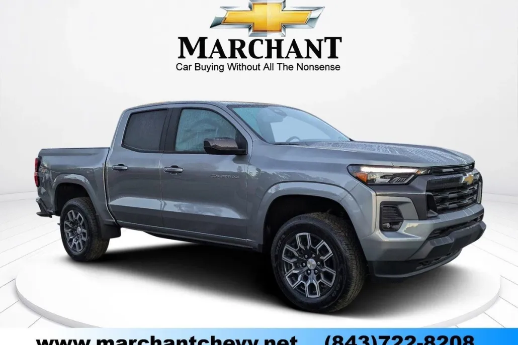 2024 Chevrolet Colorado LT photo 1
