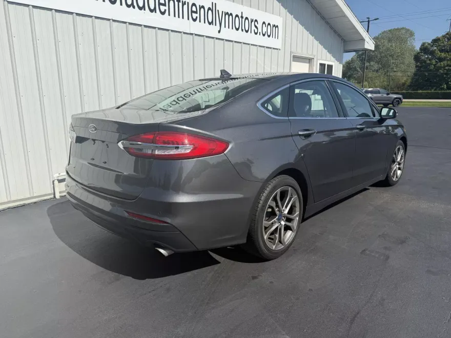 2019 Ford Fusion SEL photo 1