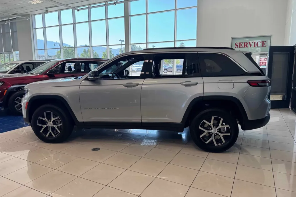 2025 Jeep Grand Cherokee Limited photo 1