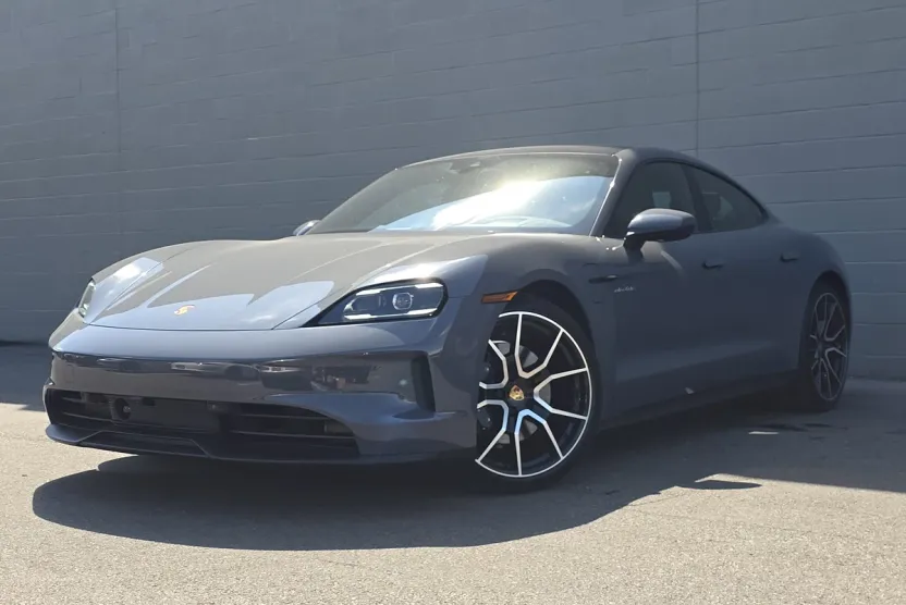 2025 Porsche Taycan 4 photo 1