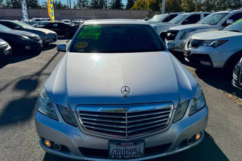 2011 Mercedes Benz E 350 photo 1