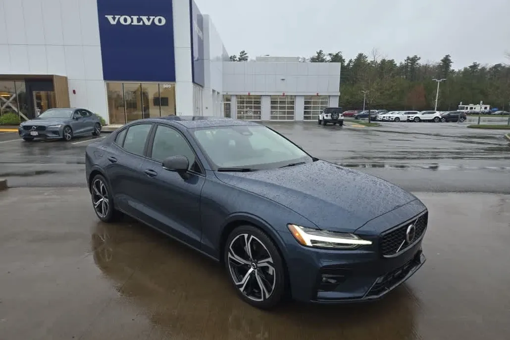 2024 Volvo S60 B5 Core photo 1