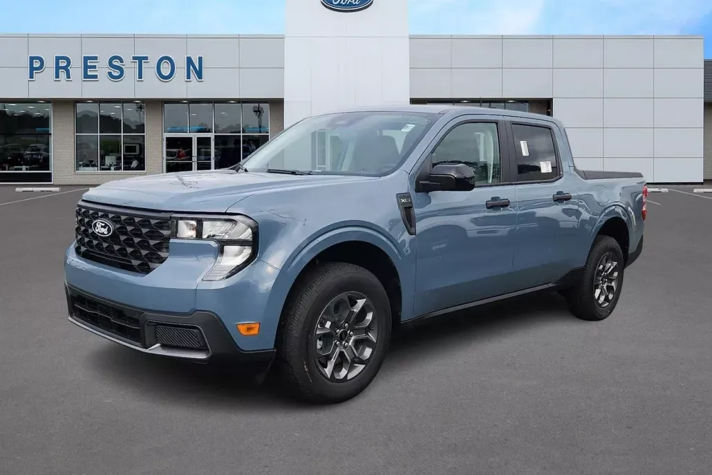 2025 Ford Maverick XLT photo 1