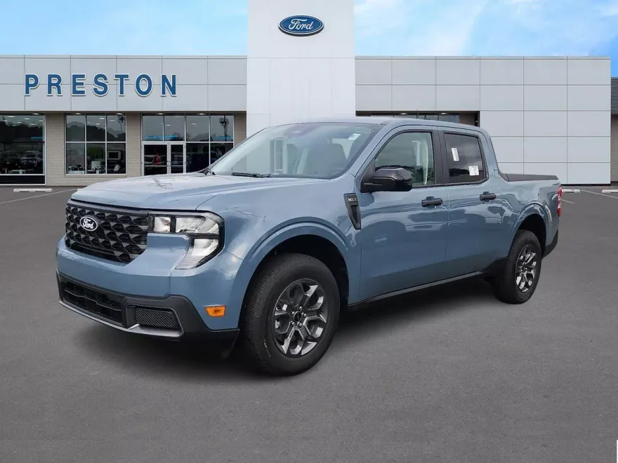 2025 Ford Maverick XLT photo 1