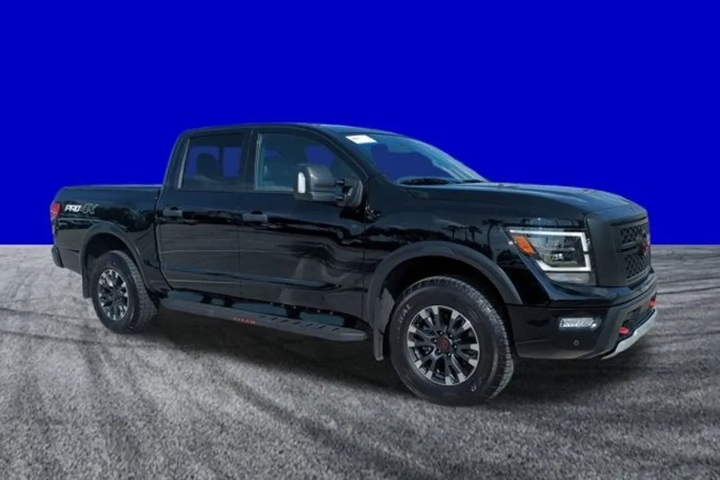 2024 Nissan Titan PRO-4X photo 1