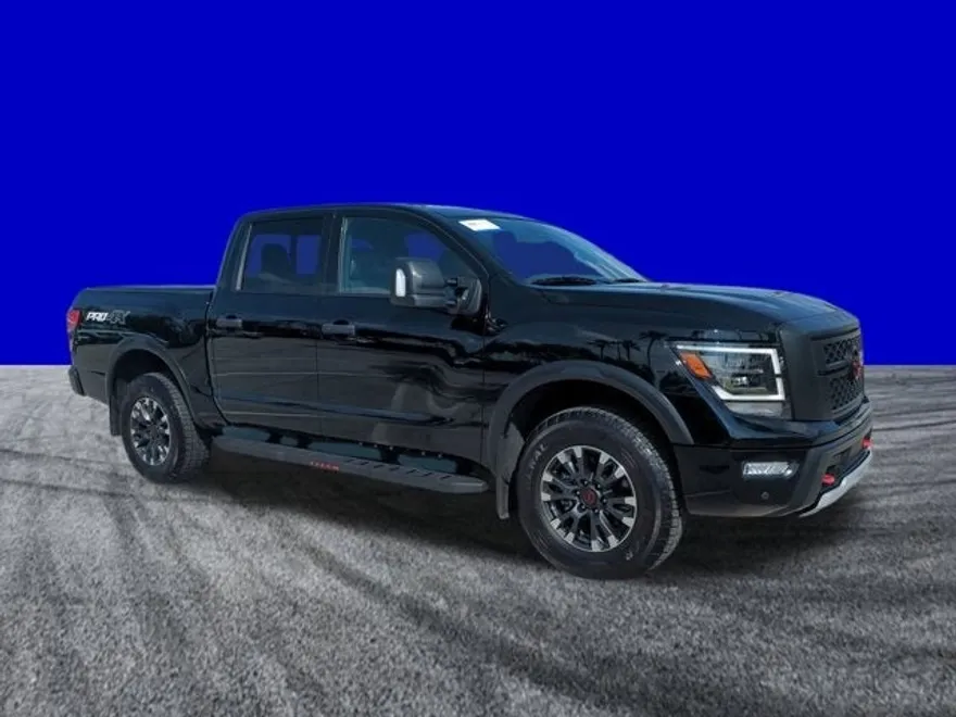 2024 Nissan Titan PRO-4X photo 1