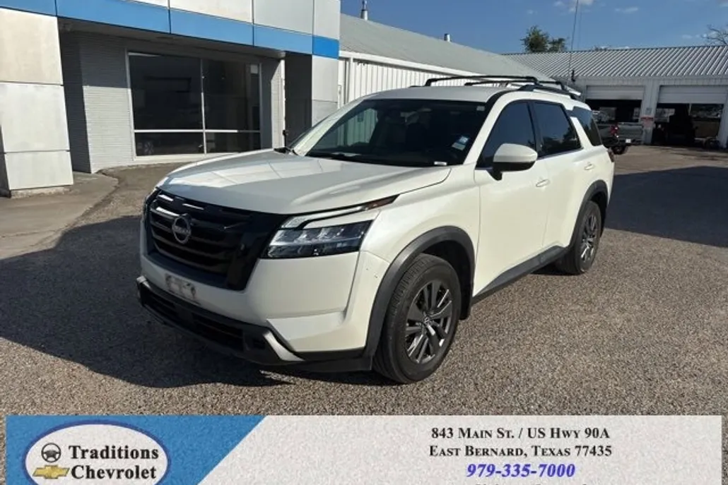 2022 Nissan Pathfinder SV photo 1