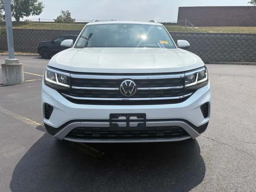 2023 Volkswagen Atlas SEL photo 1