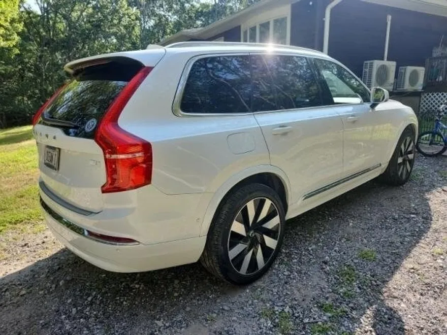 2023 Volvo XC90 Ultimate photo 1