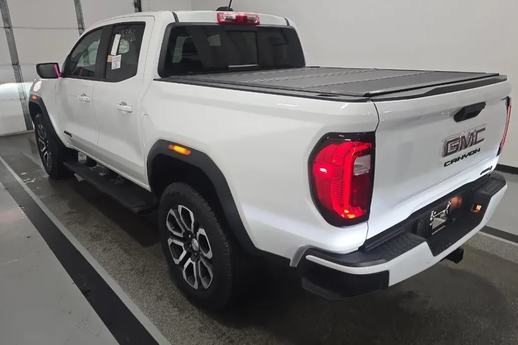 2023 Gmc Canyon AT4 photo 1