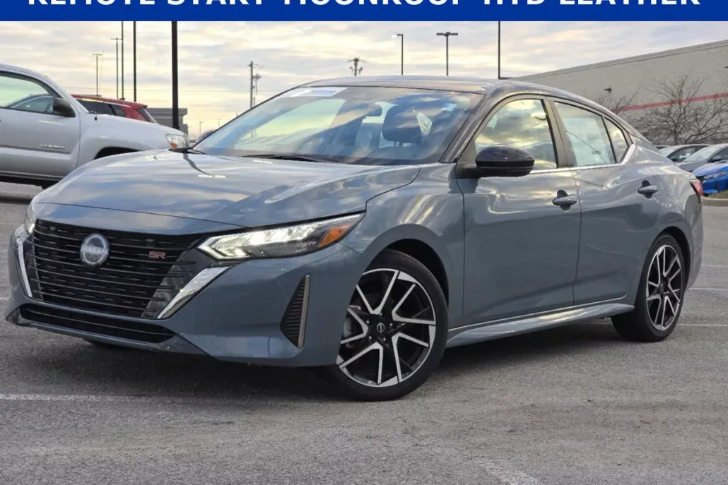 2025 Nissan Sentra SR photo 1