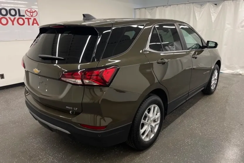 2023 Chevrolet Equinox LT photo 1