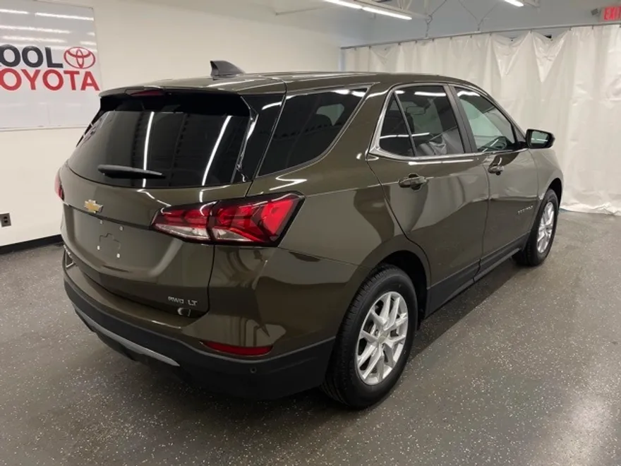 2023 Chevrolet Equinox LT photo 1