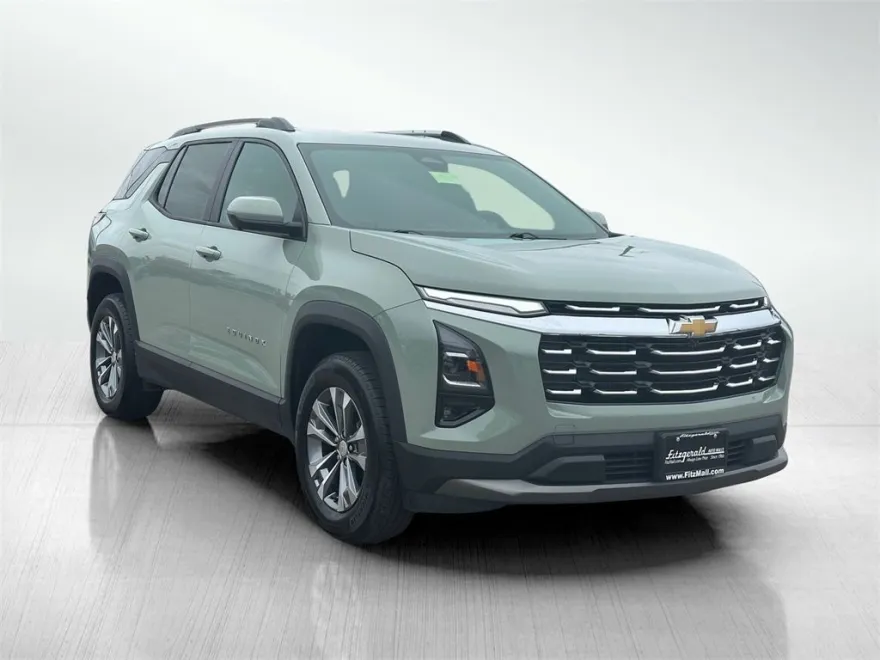 2025 Chevrolet Equinox LT photo 1
