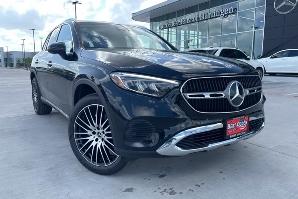 2025 Mercedes Benz GLC 300 photo 1