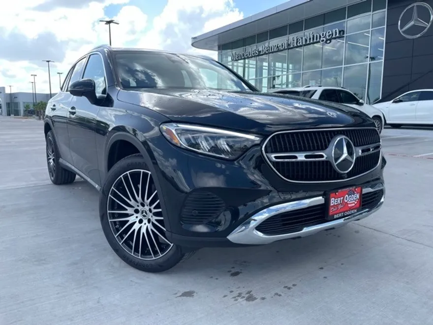 2025 Mercedes Benz GLC 300 photo 1