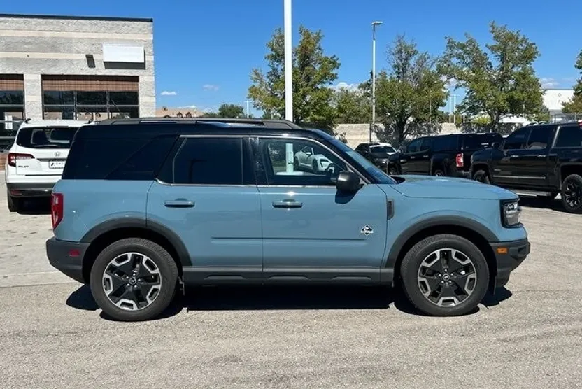 2021 Ford Bronco Sport Outer Banks photo 1