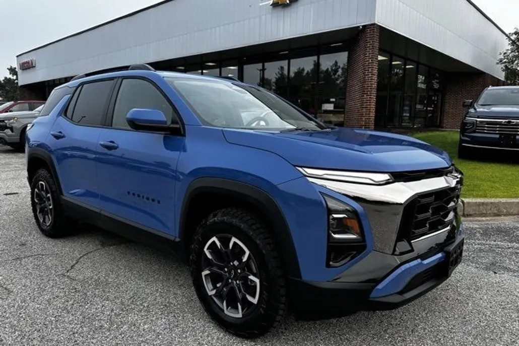 2026 Chevrolet Equinox ACTIV photo 1